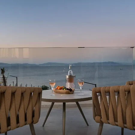 Elysian Beachfront Luxury With Jacuzzi - Sea & View - Adults Only Διαμέρισμα *